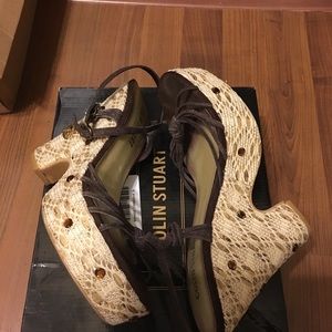 Women’s wedge sandals